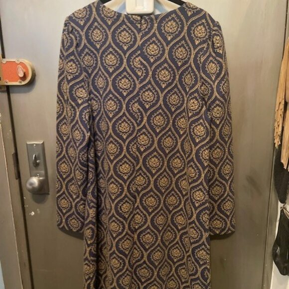 Retro Medallion Jacquard Puff Sleeve Shift Dress - Picture 11 of 16